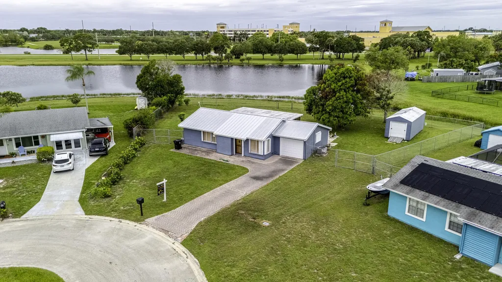 1815 SE Wexford Court Port St Lucie FL 34952