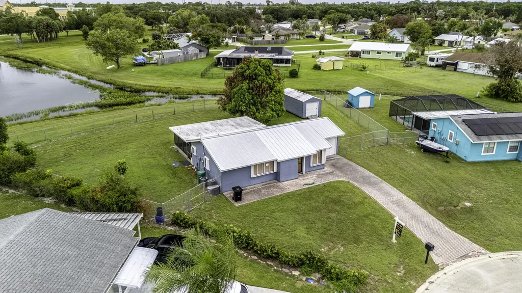 1815 SE Wexford Court Port St Lucie FL 34952