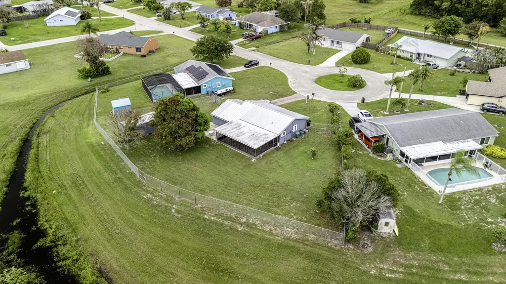 1815 SE Wexford Court Port St Lucie FL 34952