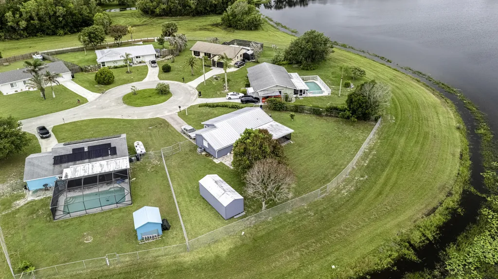 1815 SE Wexford Court Port St Lucie FL 34952