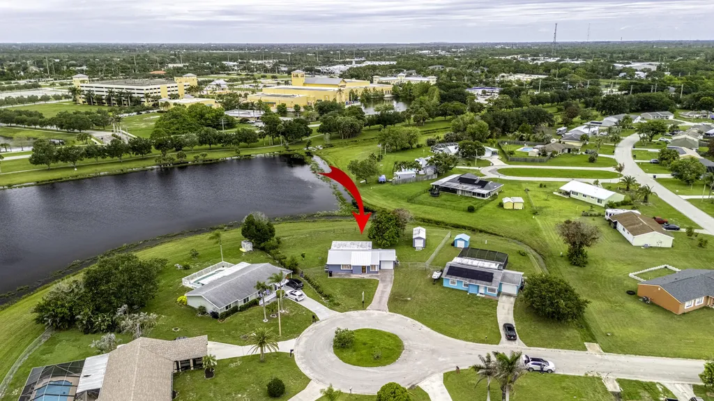 1815 SE Wexford Court Port St Lucie FL 34952