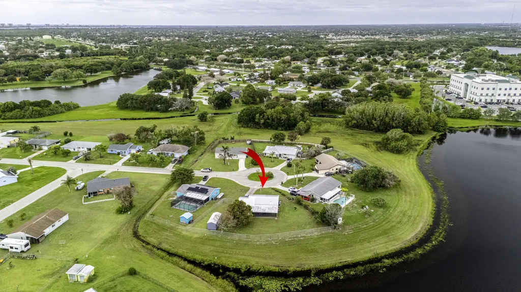 1815 SE Wexford Court Port St Lucie FL 34952