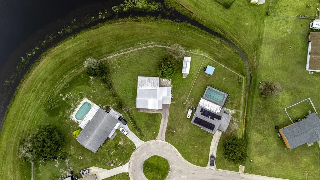 1815 SE Wexford Court Port St Lucie FL 34952