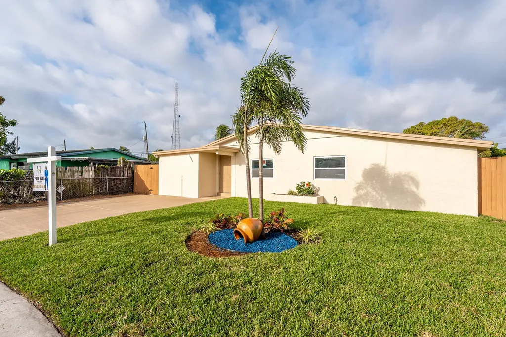 1601 NW 3rd Lane Boynton Beach FL 33435