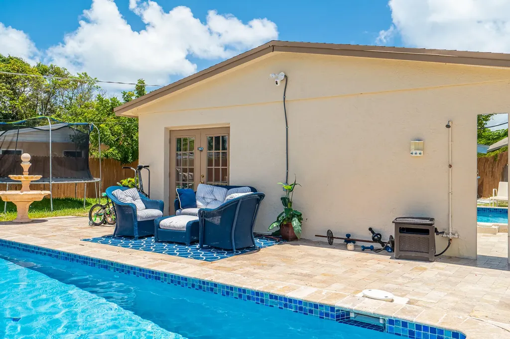 1601 NW 3rd Lane Boynton Beach FL 33435