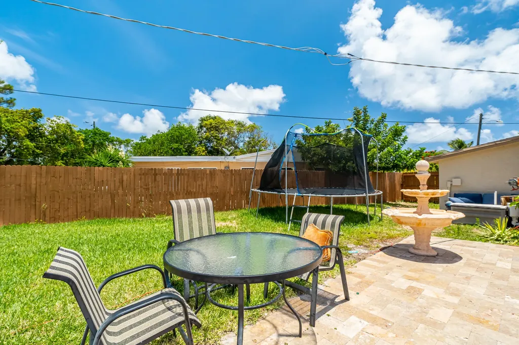 1601 NW 3rd Lane Boynton Beach FL 33435