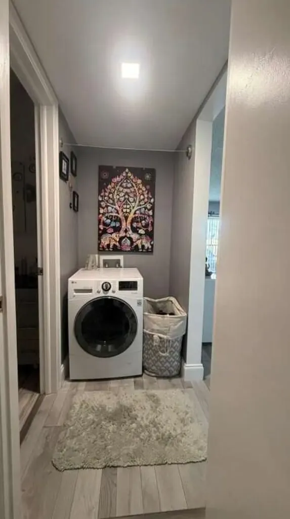 4284 Deste Lake Worth FL 33467