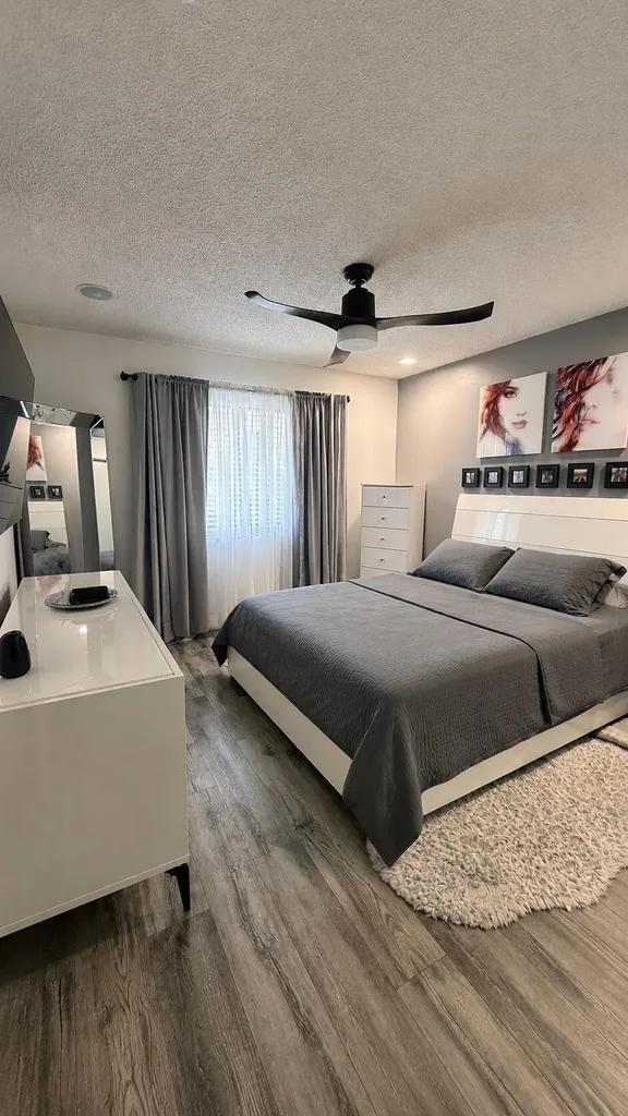 4284 Deste Lake Worth FL 33467
