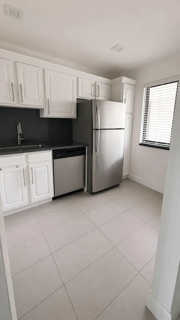4284 Deste Lake Worth FL 33467