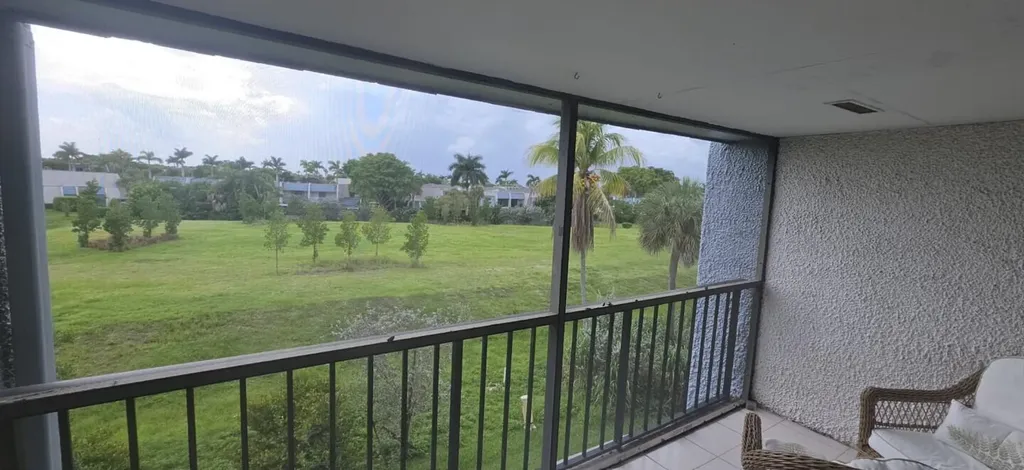 4284 Deste Lake Worth FL 33467