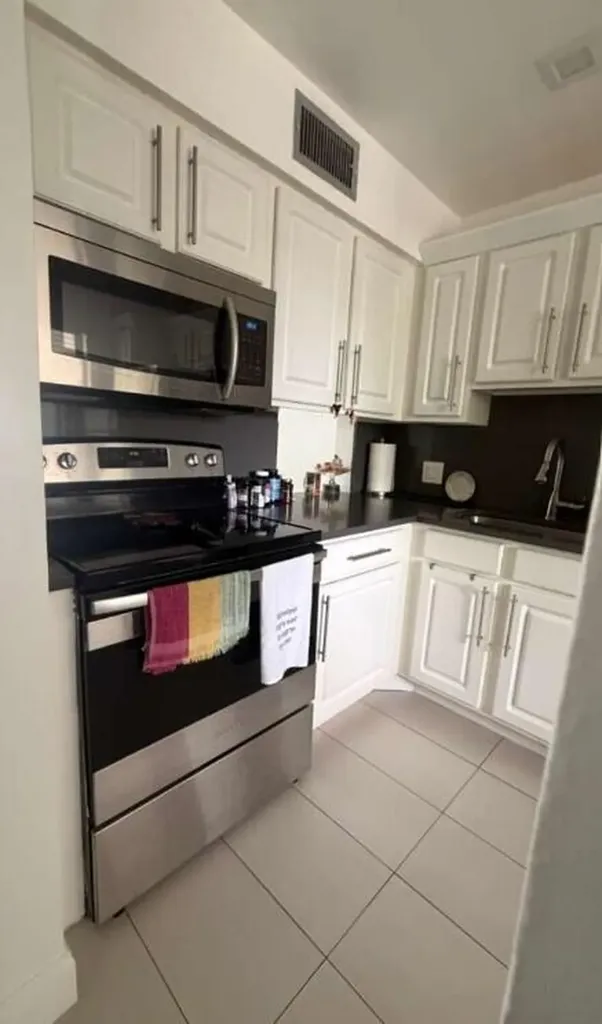 4284 Deste Lake Worth FL 33467