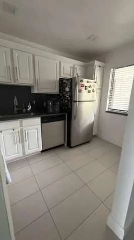 4284 Deste Lake Worth FL 33467