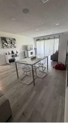 4284 Deste Lake Worth FL 33467