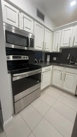4284 Deste Lake Worth FL 33467