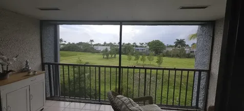 4284 Deste Lake Worth FL 33467