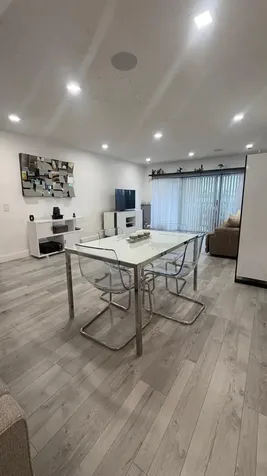 4284 Deste Lake Worth FL 33467