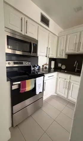 4284 Deste Lake Worth FL 33467