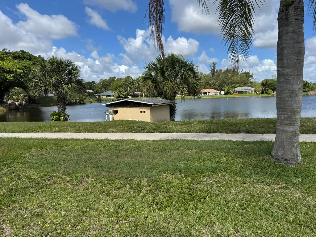 7 N Greenway Village Village N Royal Palm Beach FL 33411