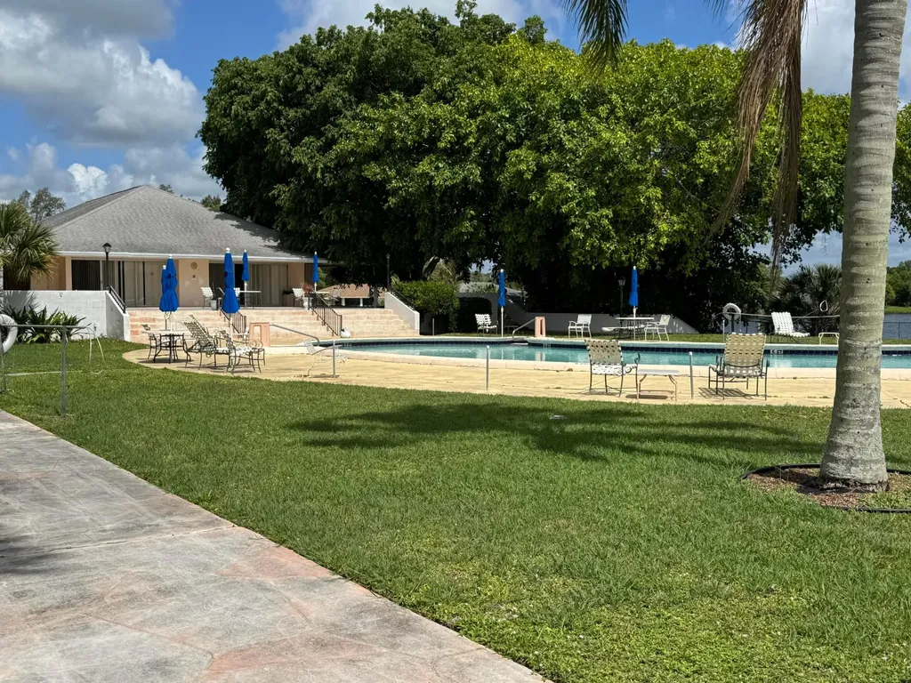 7 N Greenway Village Village N Royal Palm Beach FL 33411
