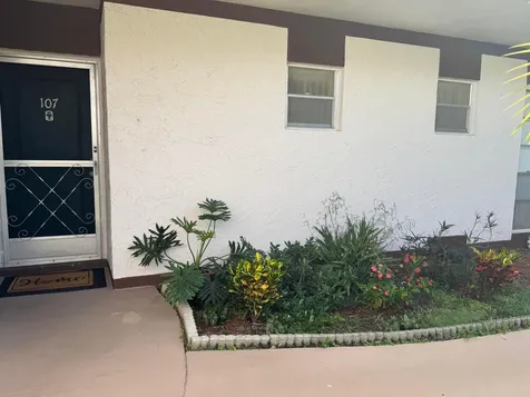 7 N Greenway Village Village N Royal Palm Beach FL 33411