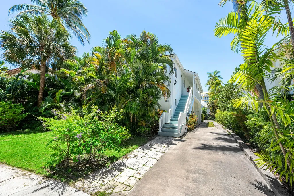 424 Chilean Avenue Palm Beach FL 33480
