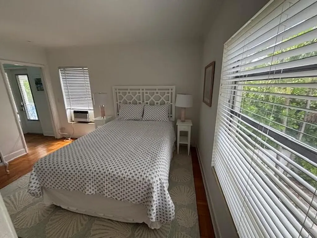424 Chilean Avenue Palm Beach FL 33480