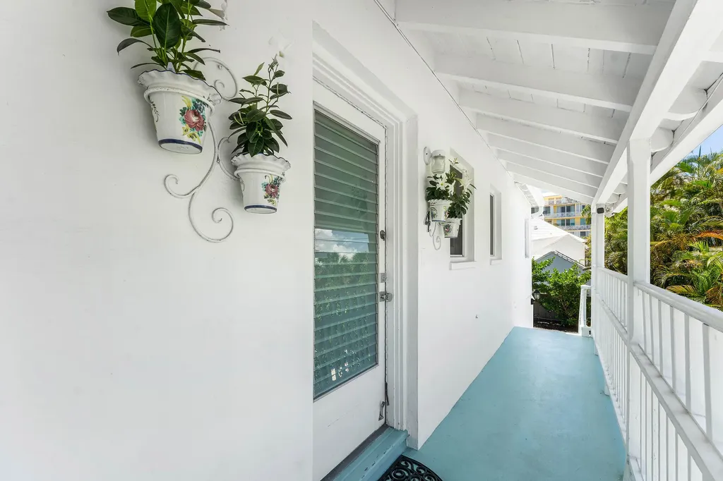 424 Chilean Avenue Palm Beach FL 33480