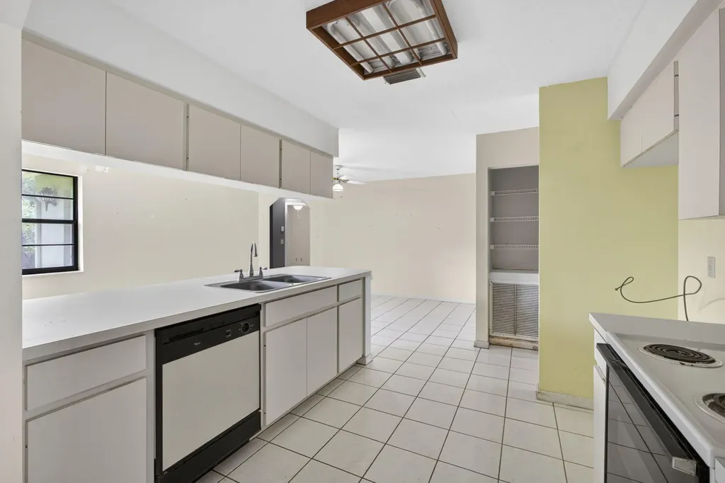 11582 60th Street N West Palm Beach FL 33411