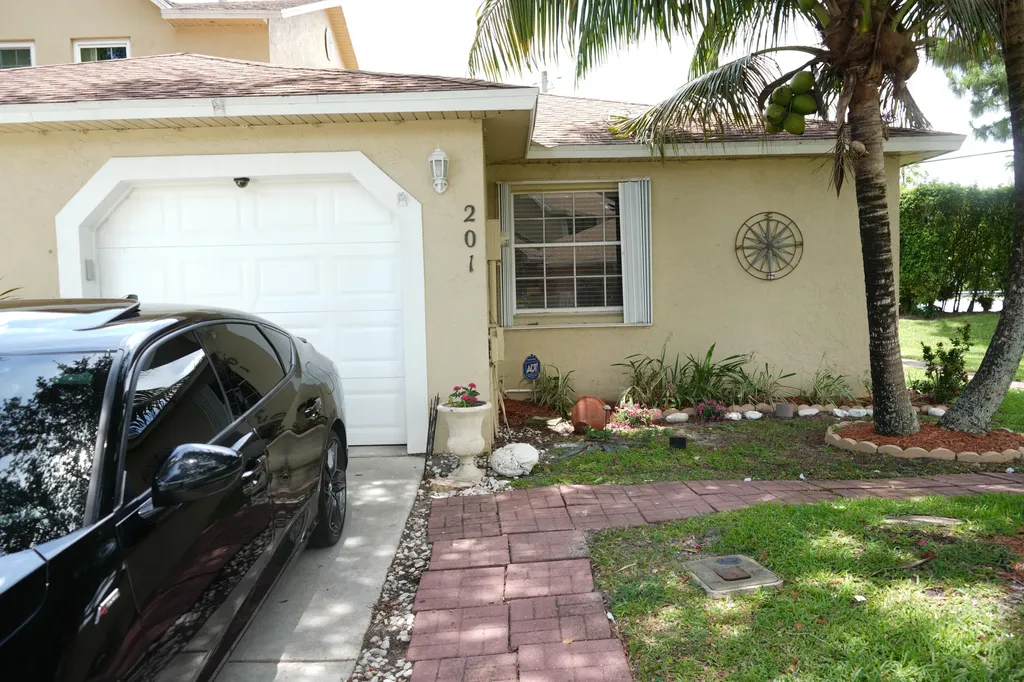 201 Maplewood Drive Greenacres FL 33415