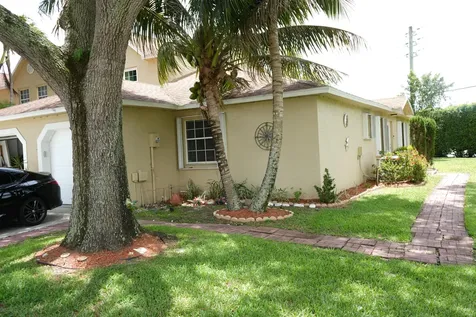 201 Maplewood Drive Greenacres FL 33415