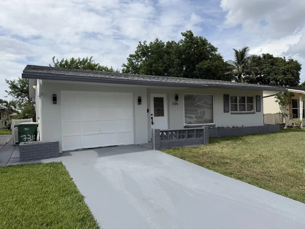 7315 NW 57th Place Tamarac FL 33321