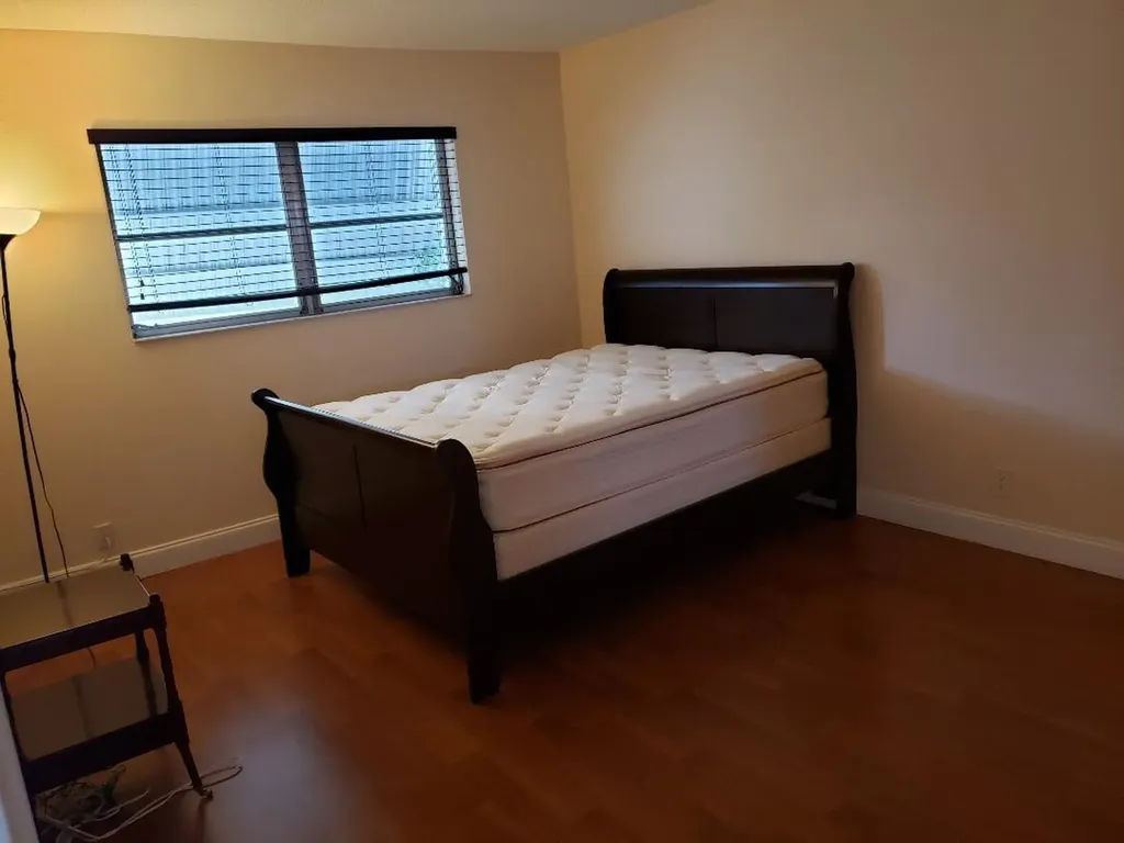 899 SE 2nd Avenue Deerfield Beach FL 33441