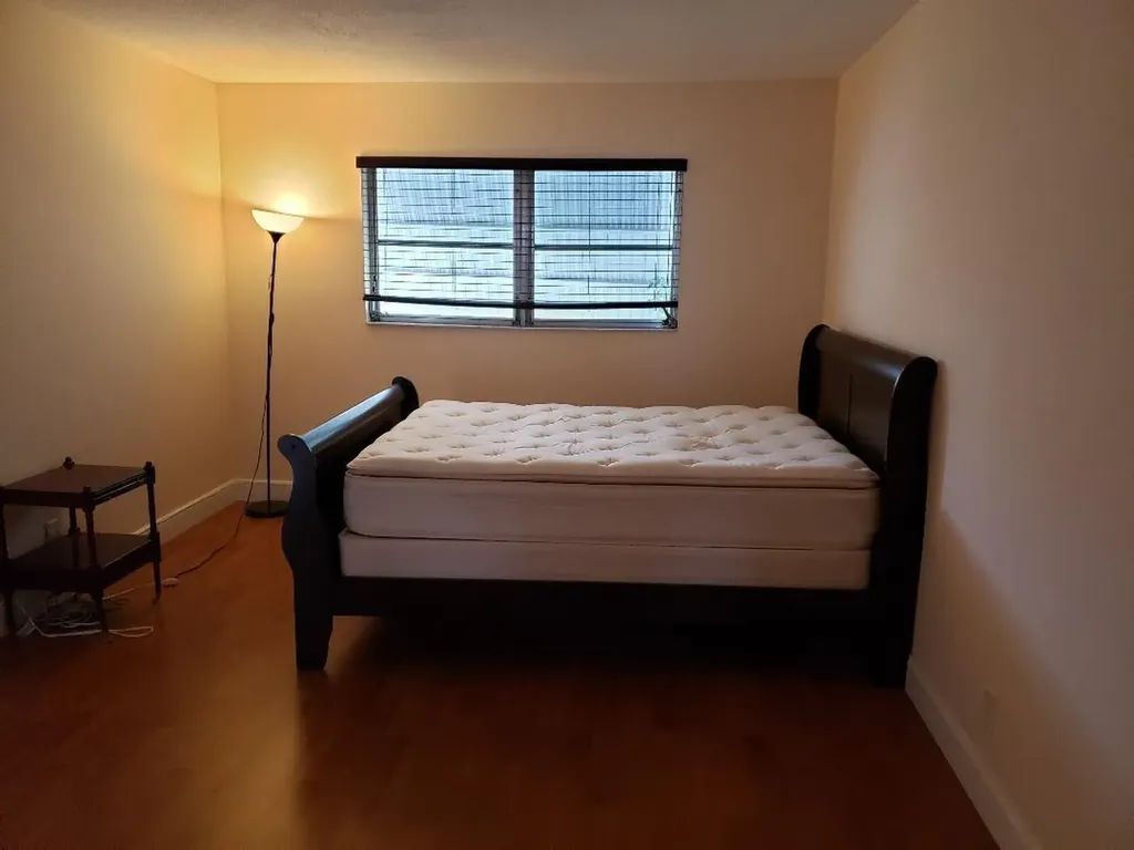 899 SE 2nd Avenue Deerfield Beach FL 33441