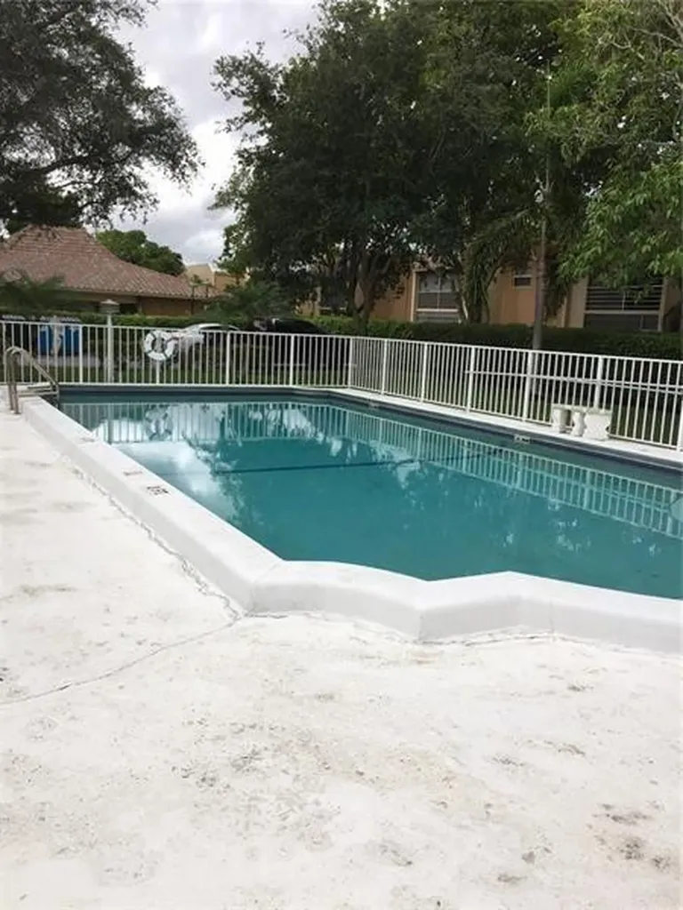 899 SE 2nd Avenue Deerfield Beach FL 33441