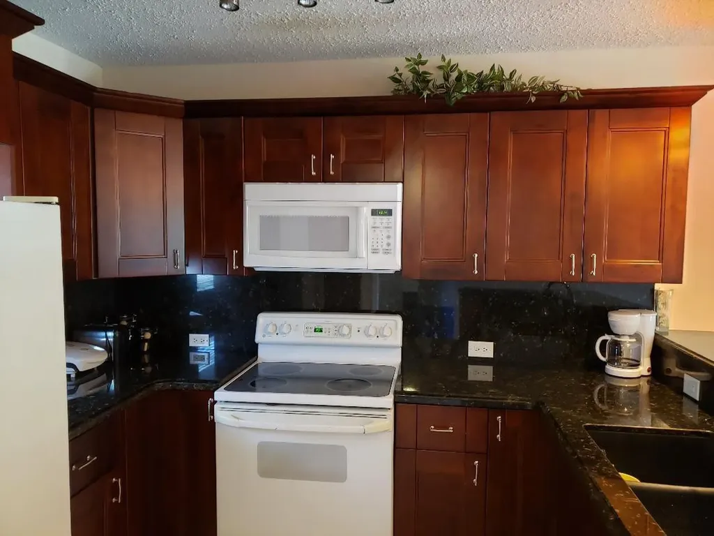 899 SE 2nd Avenue Deerfield Beach FL 33441