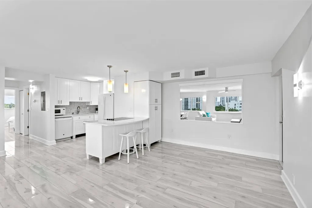 300 Oregon Street Hollywood FL 33019