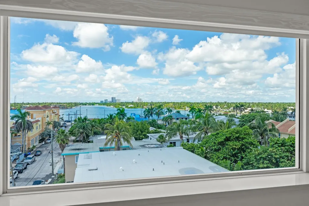 300 Oregon Street Hollywood FL 33019
