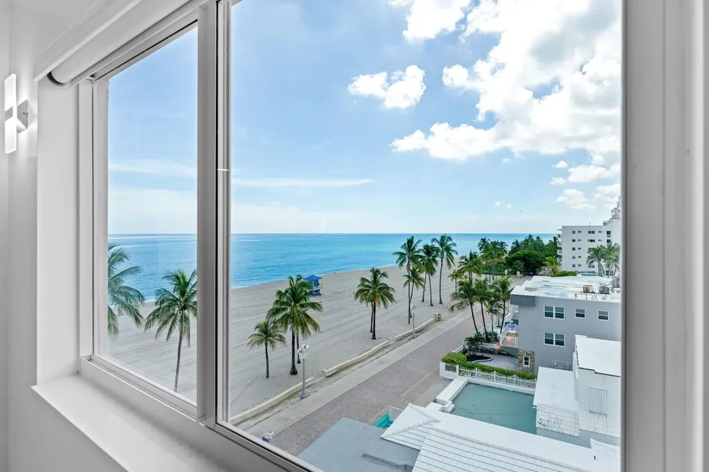 300 Oregon Street Hollywood FL 33019