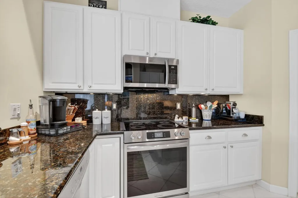 7039 Brunswick Circle Boynton Beach FL 33472