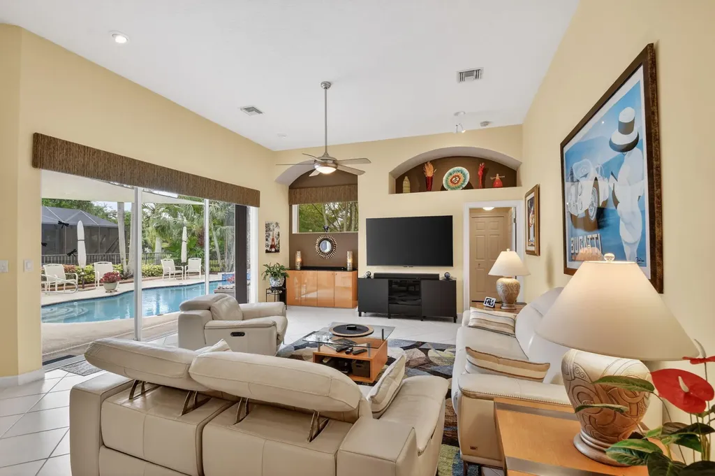 7039 Brunswick Circle Boynton Beach FL 33472