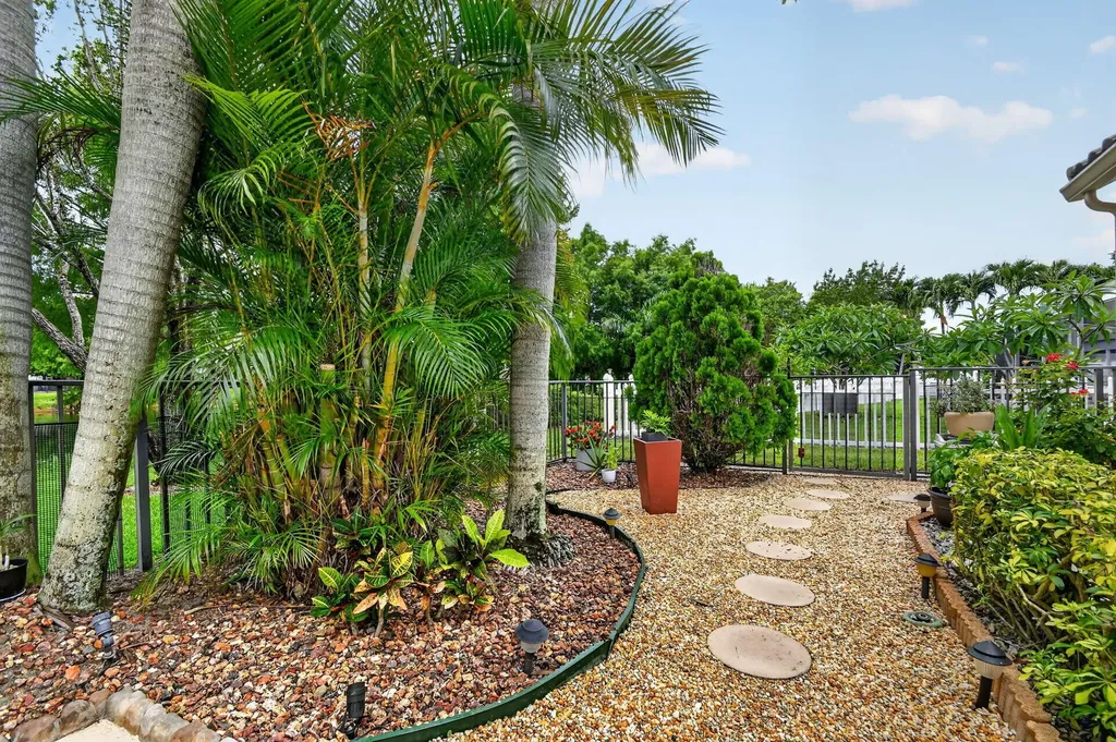 7039 Brunswick Circle Boynton Beach FL 33472