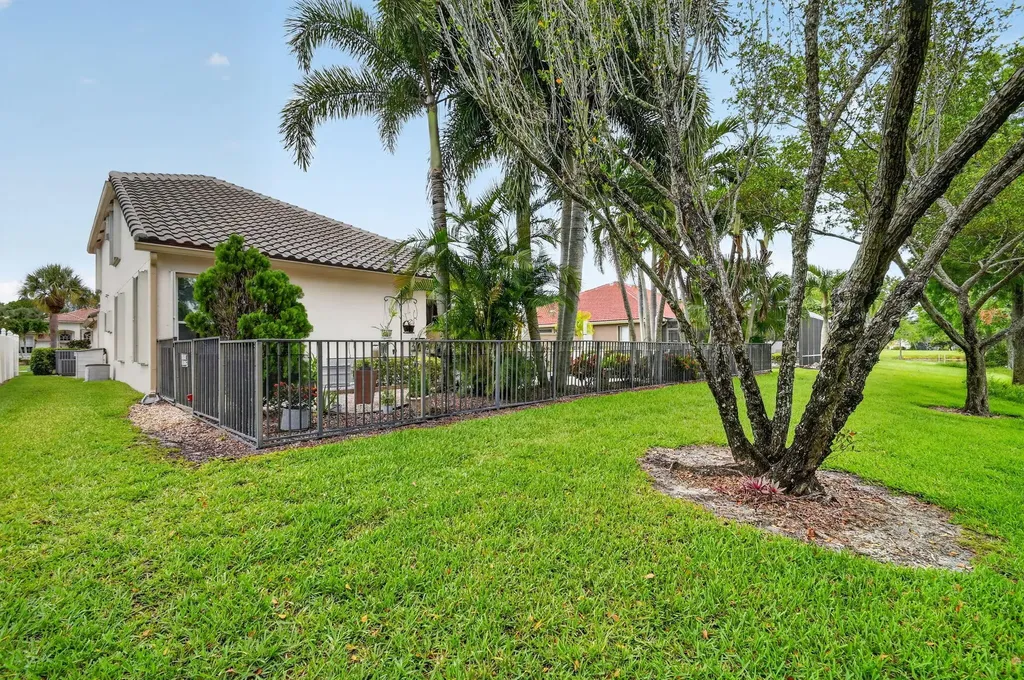 7039 Brunswick Circle Boynton Beach FL 33472