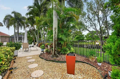 7039 Brunswick Circle Boynton Beach FL 33472