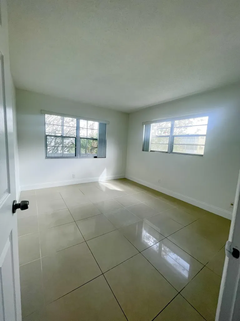 130 Sheffield F West Palm Beach FL 33417