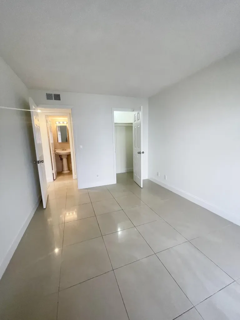 130 Sheffield F West Palm Beach FL 33417