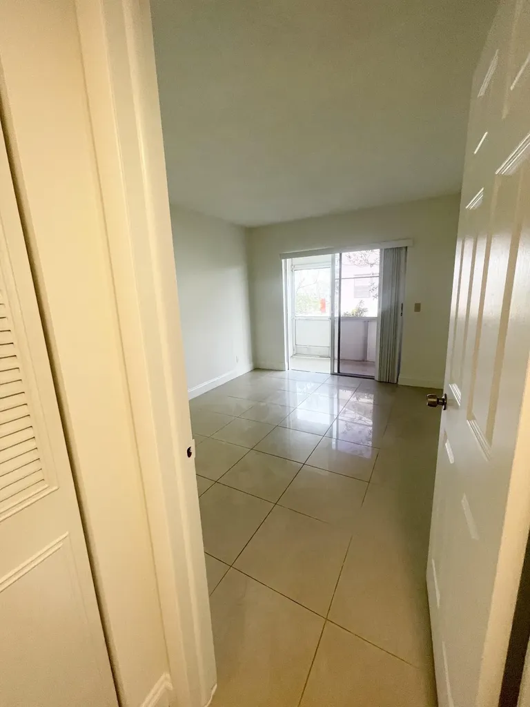 130 Sheffield F West Palm Beach FL 33417