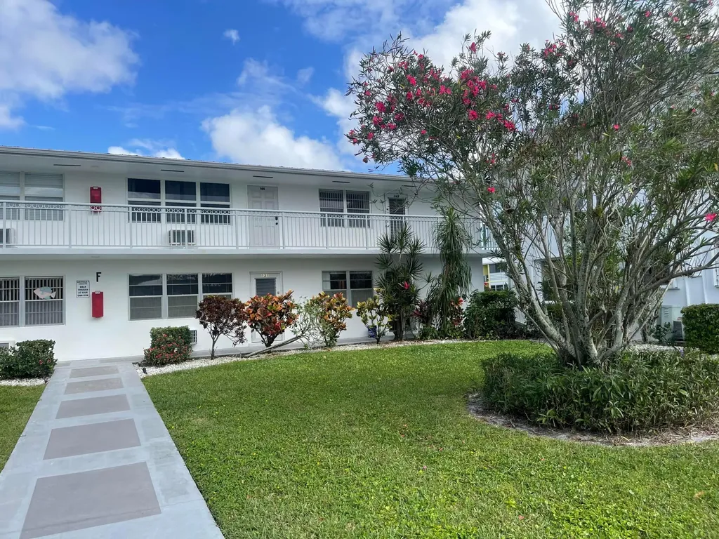 130 Sheffield F West Palm Beach FL 33417