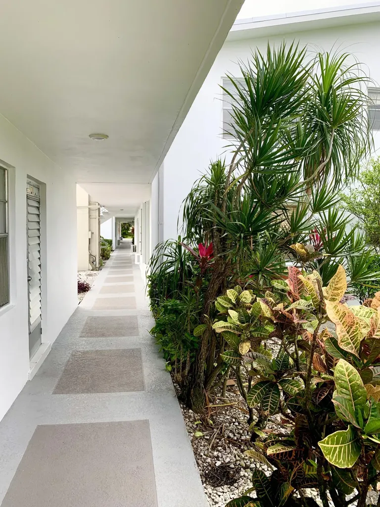 130 Sheffield F West Palm Beach FL 33417