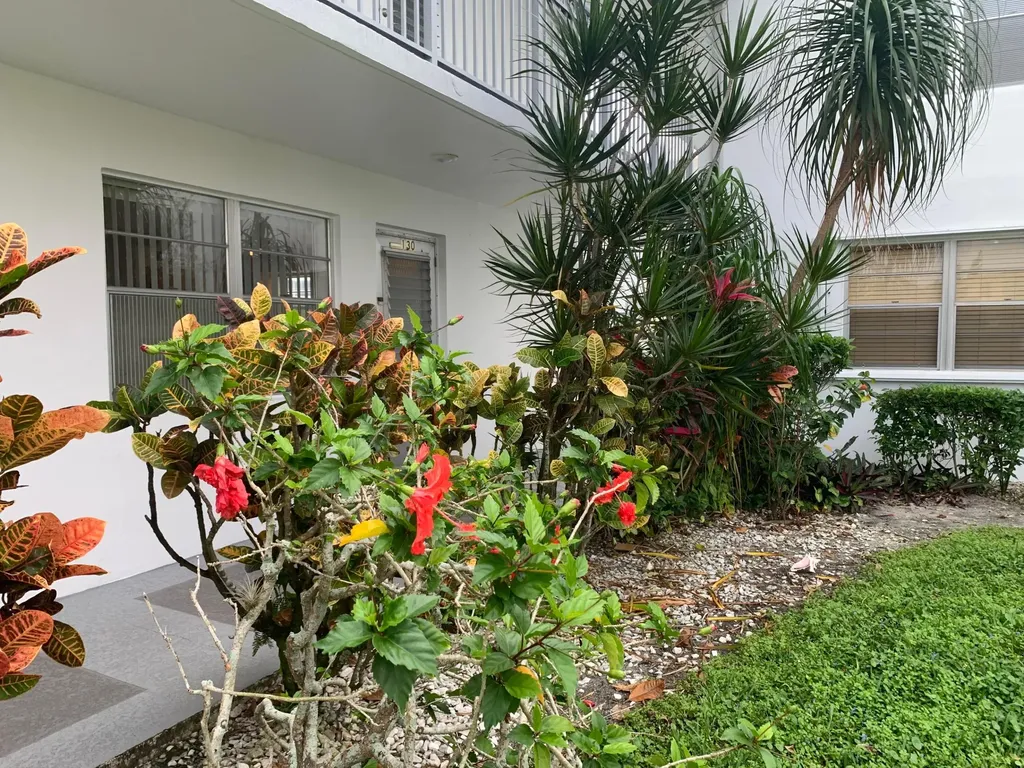 130 Sheffield F West Palm Beach FL 33417
