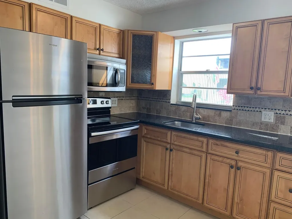 130 Sheffield F West Palm Beach FL 33417